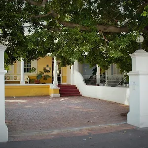 tintagel-guesthouse.hotels-capetown.com/